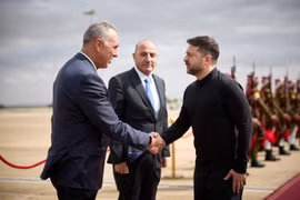 Tổng thống Ukraine tiếp tục đến Jordan để tăng cường quan hệ quốc phòng