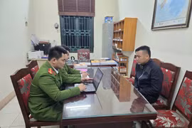 Phú Thọ tạm giữ nghi phạm dùng súng tự chế đe dọa vợ, thu nhiều vũ khí và pháo nổ