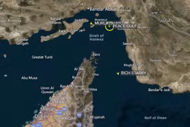 25 tàu thuyền vẫn đi qua eo biển Hormuz bất chấp lệnh phong tỏa của Mỹ