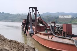 Lào Cai: Triệt phá đường dây khai thác cát trái phép quy mô lớn, thu lợi hàng chục tỉ đồng trên sông Hồng