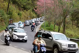 Đèo Prenn kẹt xe trong những ngày cuối kỳ nghỉ Tết Dương lịch 2026
