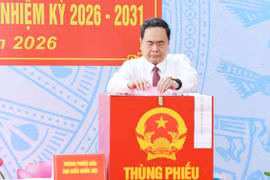 Chủ tịch Quốc hội Trần Thanh Mẫn bỏ phiếu bầu cử tại xã Hóc Môn, TP. Hồ Chí Minh