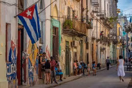 Việc Mỹ dọa áp thuế với các quốc gia bán dầu cho Cuba bị lên án