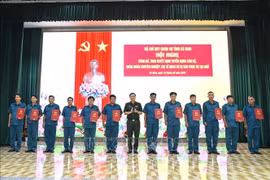 Bộ Chỉ huy Quân sự tỉnh Cà Mau công bố quyết định gọi sĩ quan dự bị vào phục vụ tại ngũ