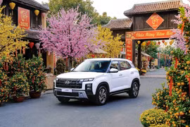 Hyundai giảm giá kịch sàn 220 triệu cho Santa Fe, Stargazer chỉ ngang xe cỡ A