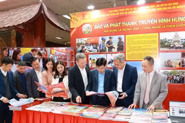 Hưng Yên khai mạc Hội Báo Xuân và Không gian Chợ Tết Việt 2026