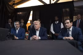 Tổng thống Trump tuyên bố sẽ 'điều hành' và khai thác dầu mỏ của Venezuela