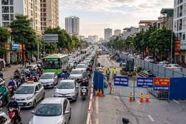 Giao thông Hà Nội sáng 6/3: Nguyễn Văn Cừ ùn vào trung tâm