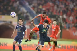 Lucao chọc thủng lưới đội bóng cũ, giúp Thể Công Viettel tiếp tục đua vô địch