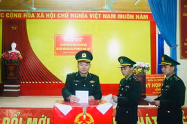 Tính đến 23 giờ ngày 15/3, tỷ lệ cử tri đi bầu cử là 99,68%