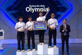 Đường lên đỉnh Olympia: Nguyễn Minh Tiến giành vòng nguyệt quế với kỷ lục thần tốc