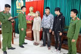 Ép 2 thiếu nữ làm nhân viên quán hát, nhóm đối tượng bị bắt giữ