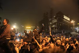 Hàng nghìn du khách phấn khích với countdown Chào năm mới 2026 Sa Pa