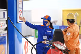 Giá xăng có thể tăng rất mạnh, thêm 2.000 đồng/lít vào ngày mai