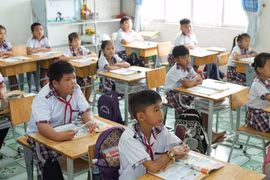 Phụ huynh gồng mình chi cả trăm triệu, cuộc đua “tiền tiểu học” bao giờ mới chấm dứt?