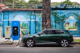 Đề xuất gia hạn thuế tiêu thụ đặc biệt ô tô điện đến năm 2030