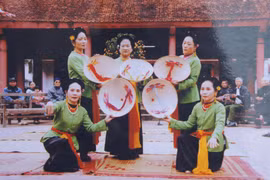 Tết này, đội chèo làng Đặng còn qua ngõ