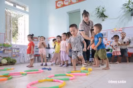 Lãnh đạo trường mầm non buộc phải đứng lớp: Tránh 'quản lý bàn giấy' hay thêm gánh nặng?
