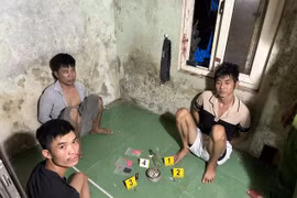 Bắt quả tang nhóm đối tượng tàng trữ gần 600 viên ma túy tổng hợp