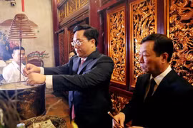 Phú Thọ: Dâng hương tưởng niệm các Vua Hùng