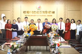 4 giảng viên Học viện Y - Dược học cổ truyền Việt Nam được bổ nhiệm lại chức danh Phó giáo sư