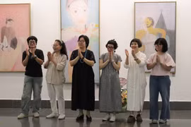 Triển lãm ‘Vừa yêu vừa vẽ’: Nơi những tâm hồn kể chuyện đời trên lụa