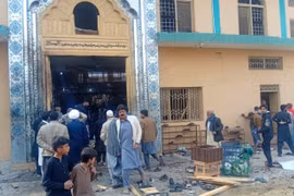 Đánh bom tự sát gây ra 200 người thương vong tại Pakistan