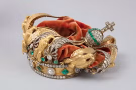 Bảo tàng Louvre công bố hình ảnh vương miện bị biến dạng sau vụ trộm