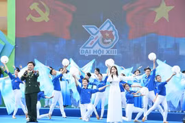 Hòa Minzy hát ca khúc chính thức về Đại hội Đoàn lần thứ XIII