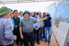 Thủ tướng Phạm Minh Chính kiểm tra các dự án cao tốc, sân bay tại Quảng Ngãi và Gia Lai
