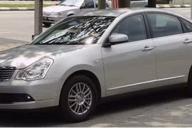 Thói quen lái xe 'hai chân' đang phá hỏng xe của bạn