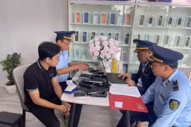 Quảng Trị tạm giữ lượng lớn điện thoại iPhone không rõ nguồn gốc xuất xứ