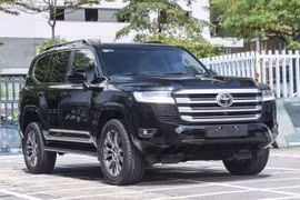 Triệu hồi gần 700 xe Toyota Land Cruiser 300 tại Việt Nam