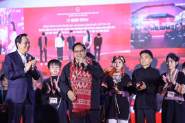 Mái trường vùng biên giới, hải đảo được dựng lên từ tình yêu thương và nghĩa đồng bào