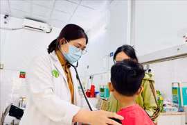Bộ Y tế chỉ đạo khẩn sau vụ 23 học sinh TP HCM nghi ngộ độc, một trường hợp diễn tiến nặng