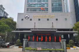 Vụ barie đóng mở thất thường, ai sẽ chịu trách nhiệm nếu xảy ra tai nạn?