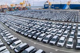 Nhập khẩu ô tô tăng vọt, thị trường kỳ vọng bùng nổ sức mua?