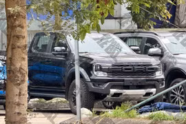 Ford Ranger Raptor V6 máy xăng bất ngờ xuất hiện tại Việt Nam