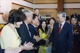 Tổng Bí thư Tô Lâm gặp gỡ cán bộ Đại sứ quán và cộng đồng người Việt tại Campuchia