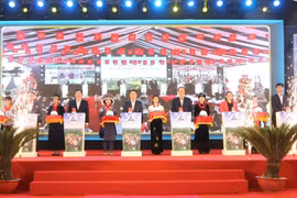 Phó Thủ tướng Lê Thành Long dự lễ động thổ trường nội trú ở biên giới Lào Cai