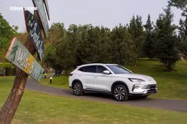 Khách mua xe BYD được tặng tiền mặt