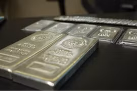 Giá bạc thế giới lao dốc sau thông tin Nga đề xuất tái sử dụng đồng USD trong thương mại quốc tế