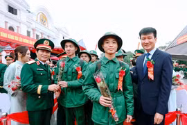 Tổng Tham mưu trưởng Quân đội nhân dân Việt Nam động viên tân binh Ninh Bình lên đường nhập ngũ