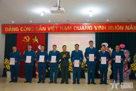 Sơn La: Trao quyết định gọi 69 sĩ quan dự bị vào phục vụ tại ngũ