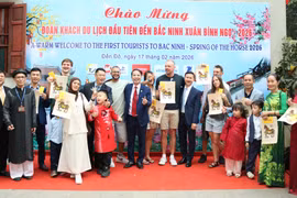 Bắc Ninh chào đón đoàn khách du lịch xông đất đầu năm