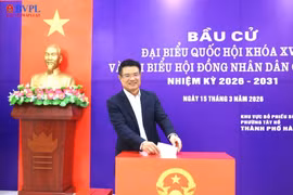 Viện trưởng VKSND tối cao Nguyễn Huy Tiến dự khai mạc và bỏ phiếu bầu cử tại Tổ bầu cử số 25, phường Tây Hồ, Hà Nội