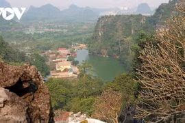 Chùa Hương: Khám phá động Tuyết Sơn và cung đường trekking xuyên rừng mơ cổ