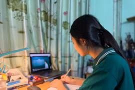 'Ma trận' luyện thi online: Cam kết 'đỗ 100%', ai kiểm chứng chất lượng?