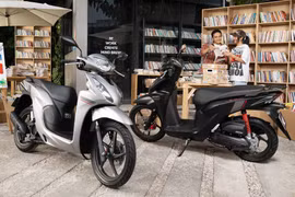 Honda Việt Nam bán lượng xe máy cao kỷ lục bất chấp sức ép từ xe điện