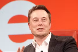 Elon Musk biến 2.000 USD ở tuổi 17 thành khối tài sản khổng lồ